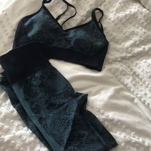 JoyLab navy snake workout set